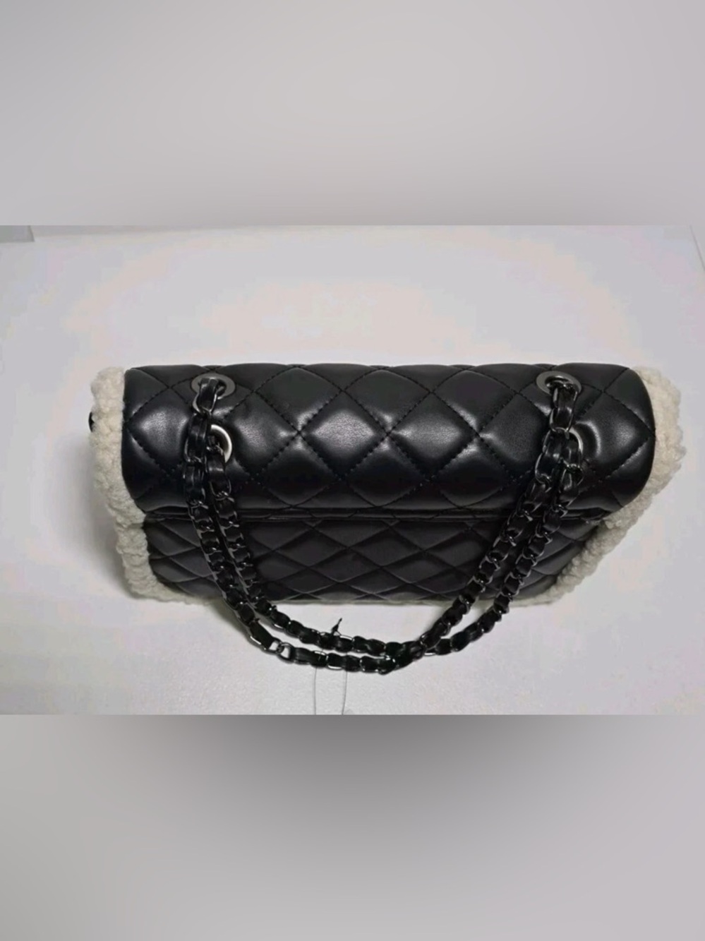 Gilda Paris Black Quilted Shoulder Bag with White Shearling Trim and Chain Strap - Picture 10 of 16